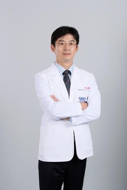 박지웅 교수