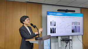 ‘XLH의 새로운 치료 전략’을 주제로 강연 중인 강희경 서울대병원 소아청소년과 교수