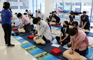 부산성모병원 심폐소생술교육 모습