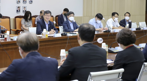 건강보험 재정개혁추진단은 8월 23일(화) 이기일 단장 주재로 첫 회의를 개최했다.