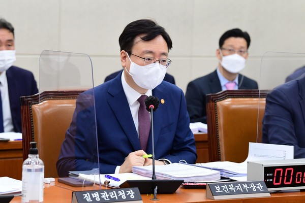 조규홍 보건복지부장관이 지난 10월 5일 보건복지부 국정감사에서 질의에 답변하고 있다.