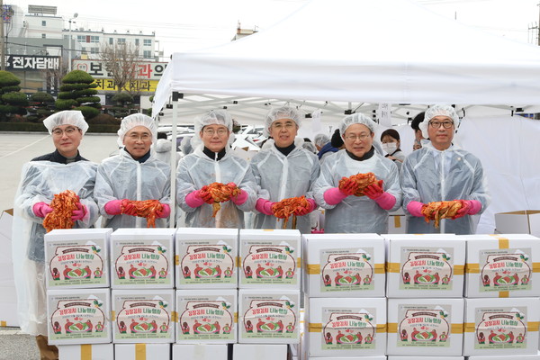 원광대병원이 '감사의 김치 나눔' 봉사 활동을 가졌다.