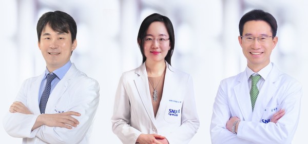 사진 왼쪽부터 서울대병원 박준빈·윤제연 교수(제1저자), 김형관 교수