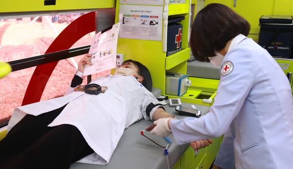 전북대병원은  동절기 사랑의 헌혈운동을 실시했다.