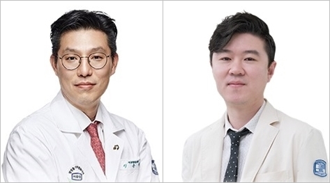 왼쪽부터 서울성모병원 대장항문외과 이윤석, 배정훈 교수